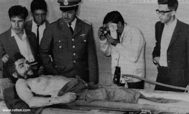 Che Guevara, defiant even after execution