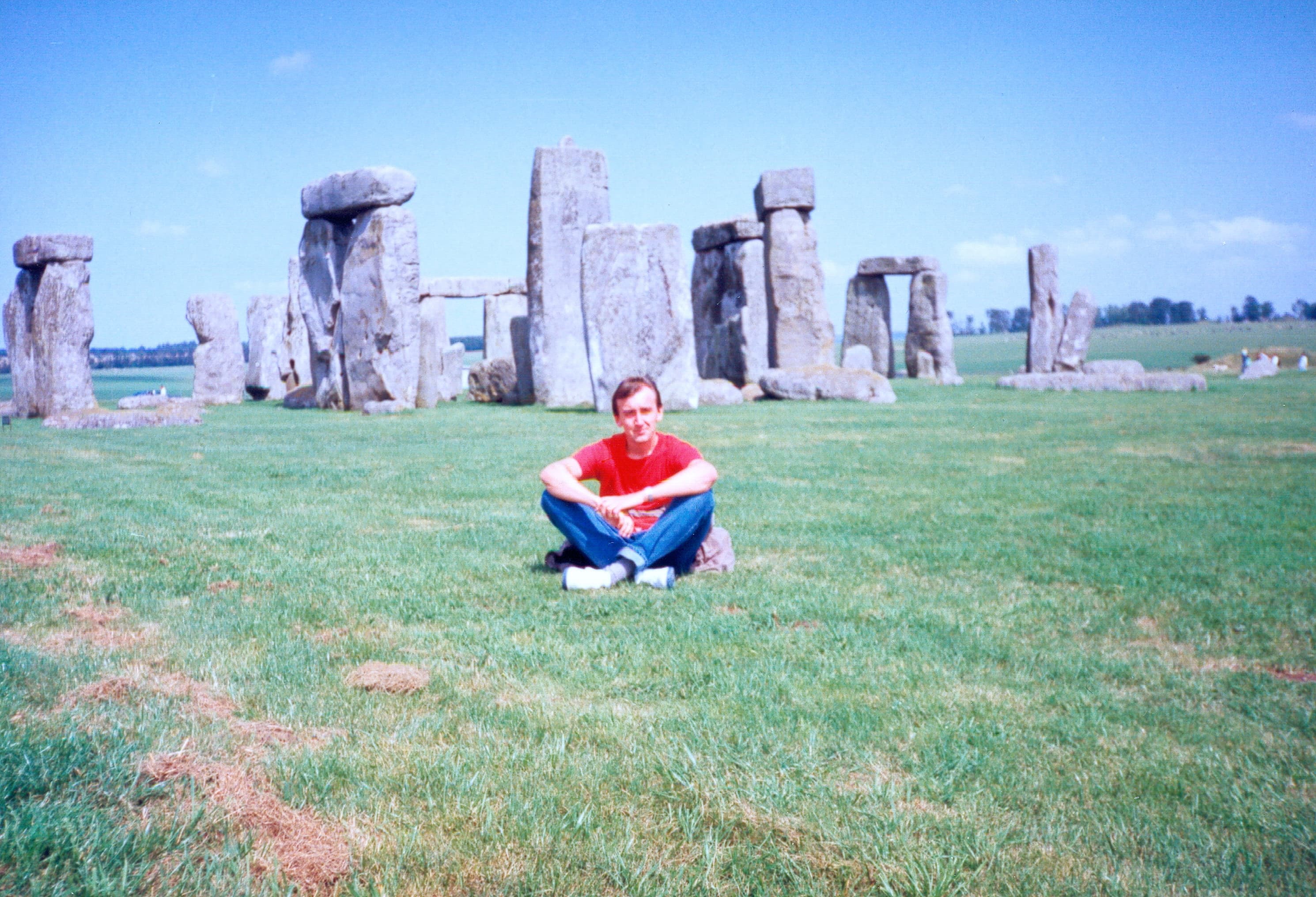 Yet another visitor of Stonehenge (1992) Yet another visitor of Stonehenge (1992)