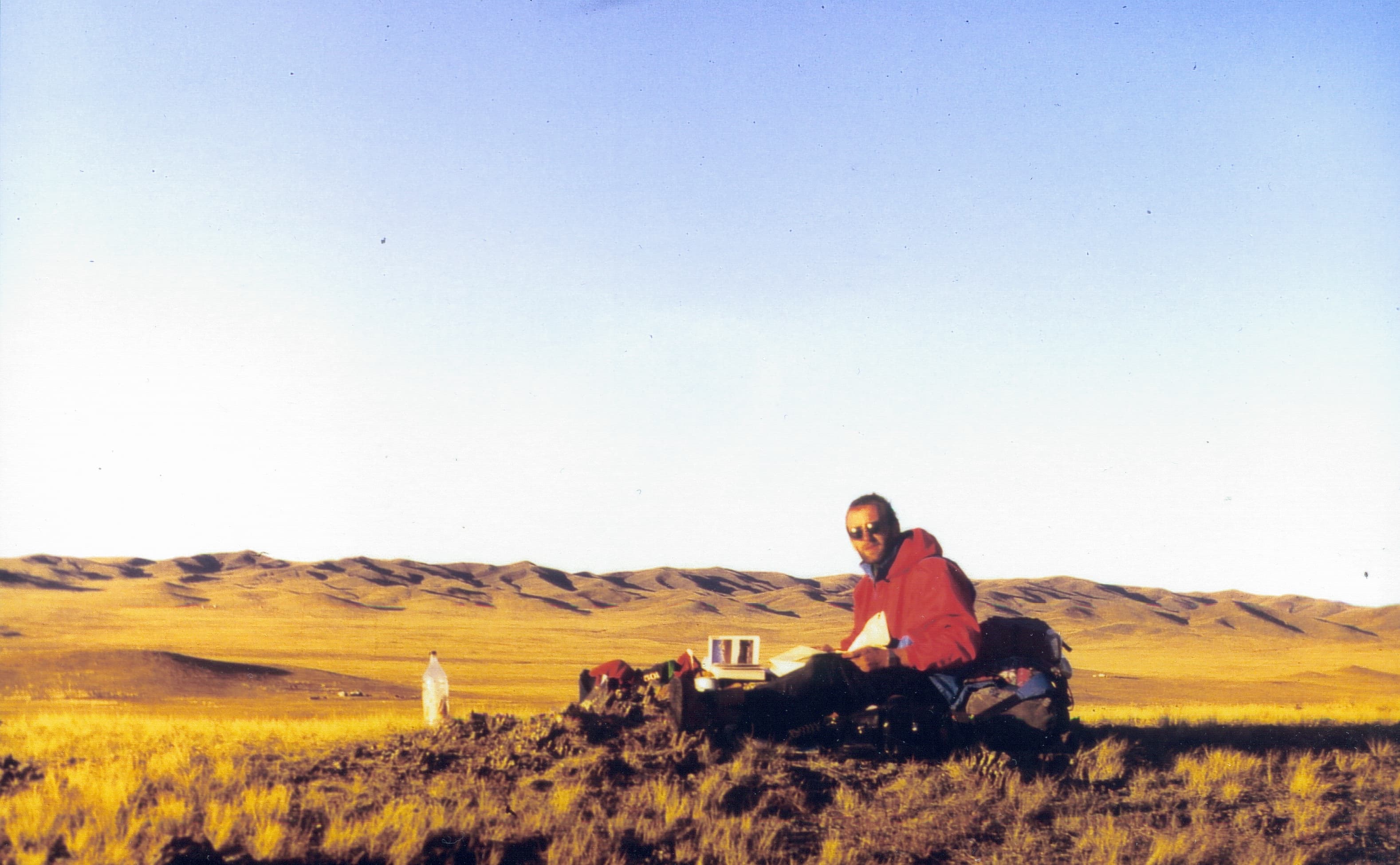 Travel diary writing in Mongolia (Asia at Dawn, 1994) Travel diary writing in Mongolia (Asia at Dawn, 1994)